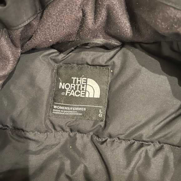 North Face Women’s Parka - Size Large - Picture 5 of 9